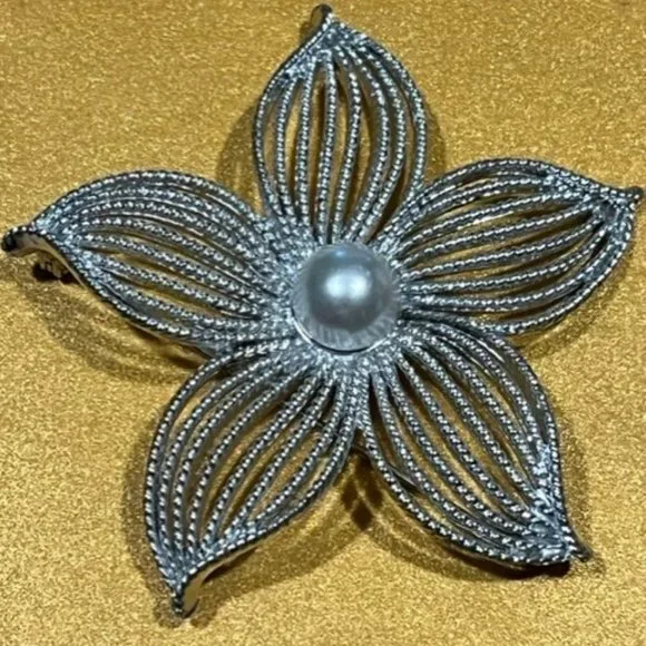 Sarah Coventry Jewelry Large Silver Tone Star Faux Pearl Sarah